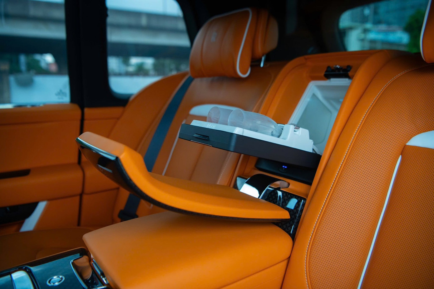 Cận cảnh Rolls-Royce Cullinan Black Badge 2025 đầu tiên về Việt Nam- Ảnh 15.