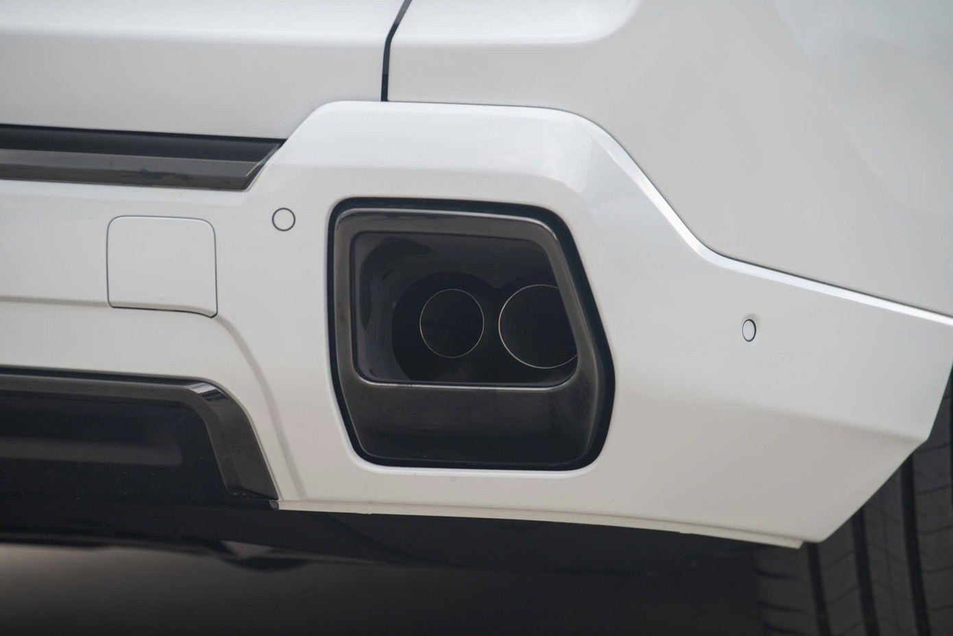 Cận cảnh Rolls-Royce Cullinan Black Badge 2025 đầu tiên về Việt Nam- Ảnh 4.